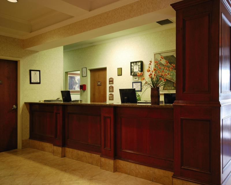 Fairfield Inn & Suites By Marriott Alexandria West/Mark Center Екстериор снимка