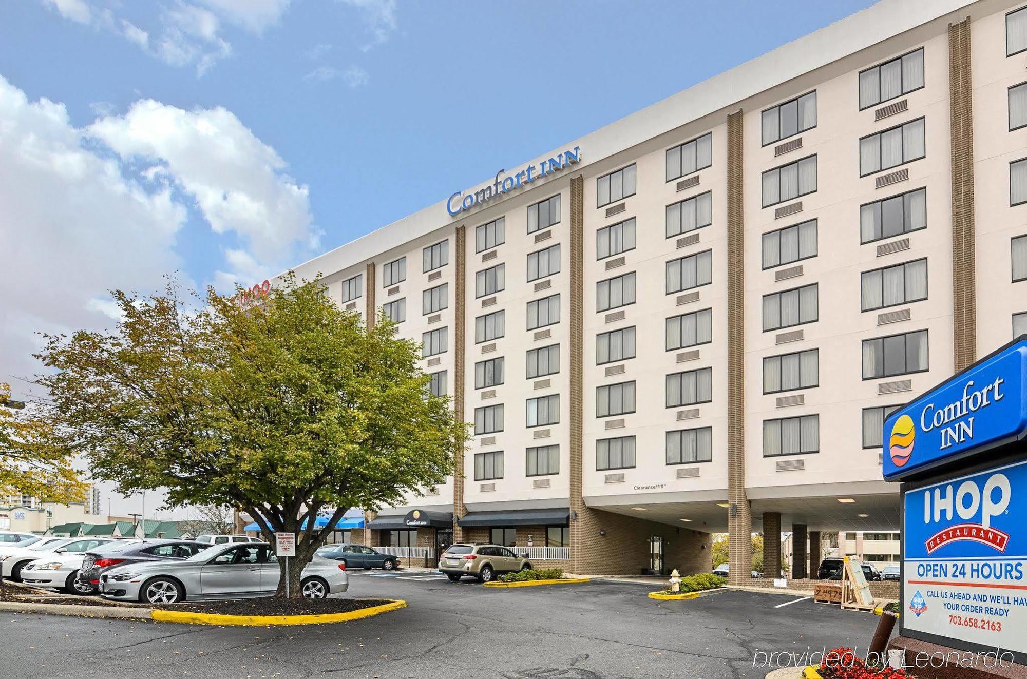 Fairfield Inn & Suites By Marriott Alexandria West/Mark Center Екстериор снимка