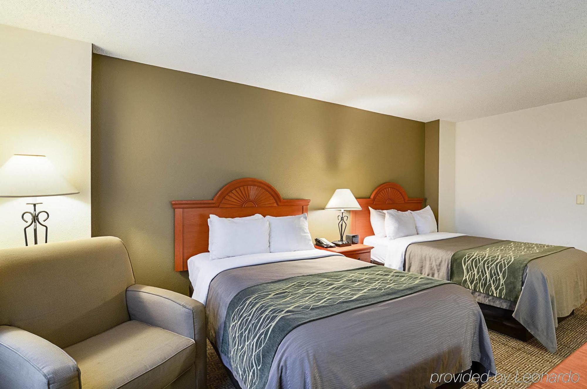 Fairfield Inn & Suites By Marriott Alexandria West/Mark Center Екстериор снимка