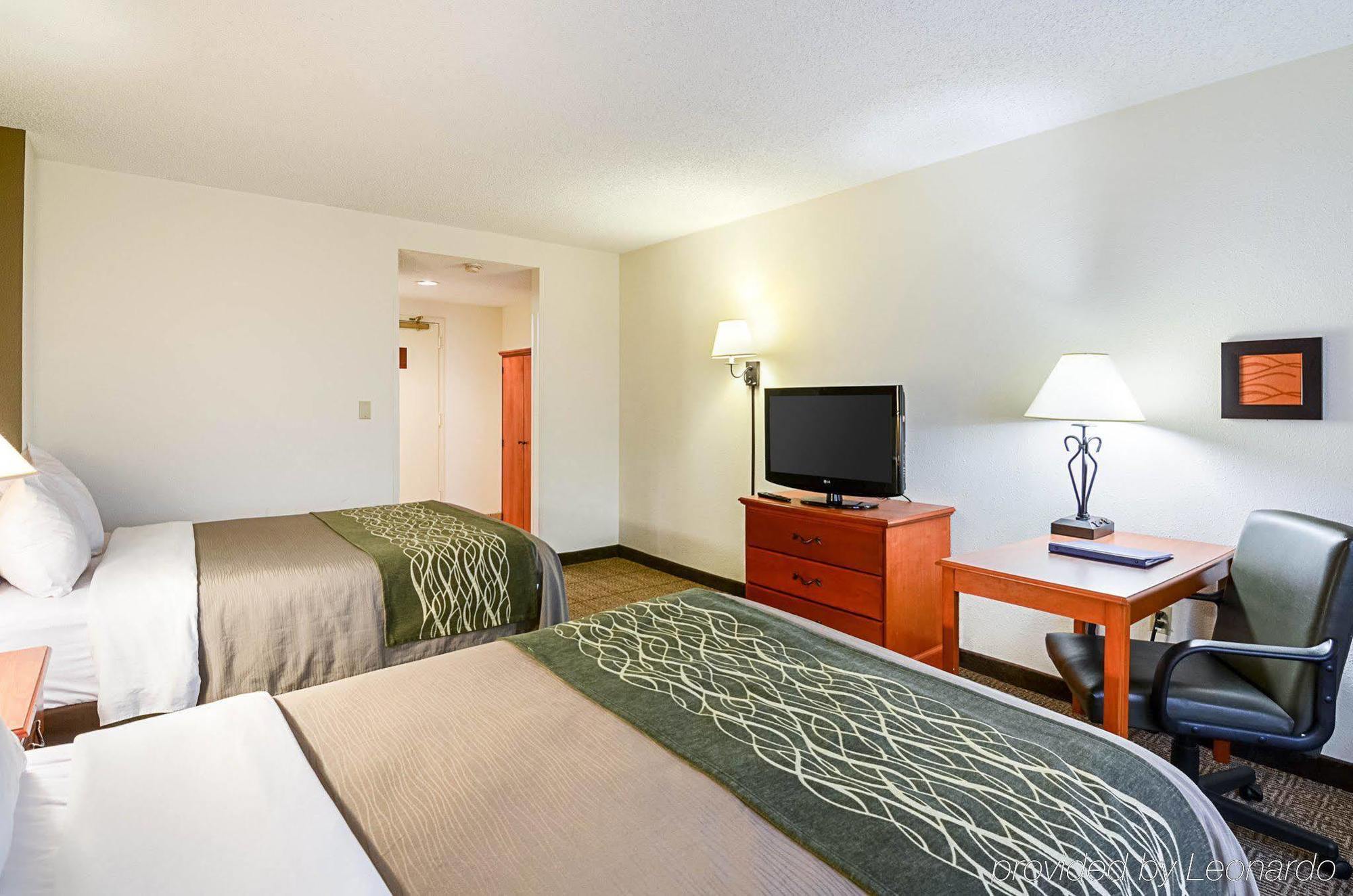 Fairfield Inn & Suites By Marriott Alexandria West/Mark Center Екстериор снимка