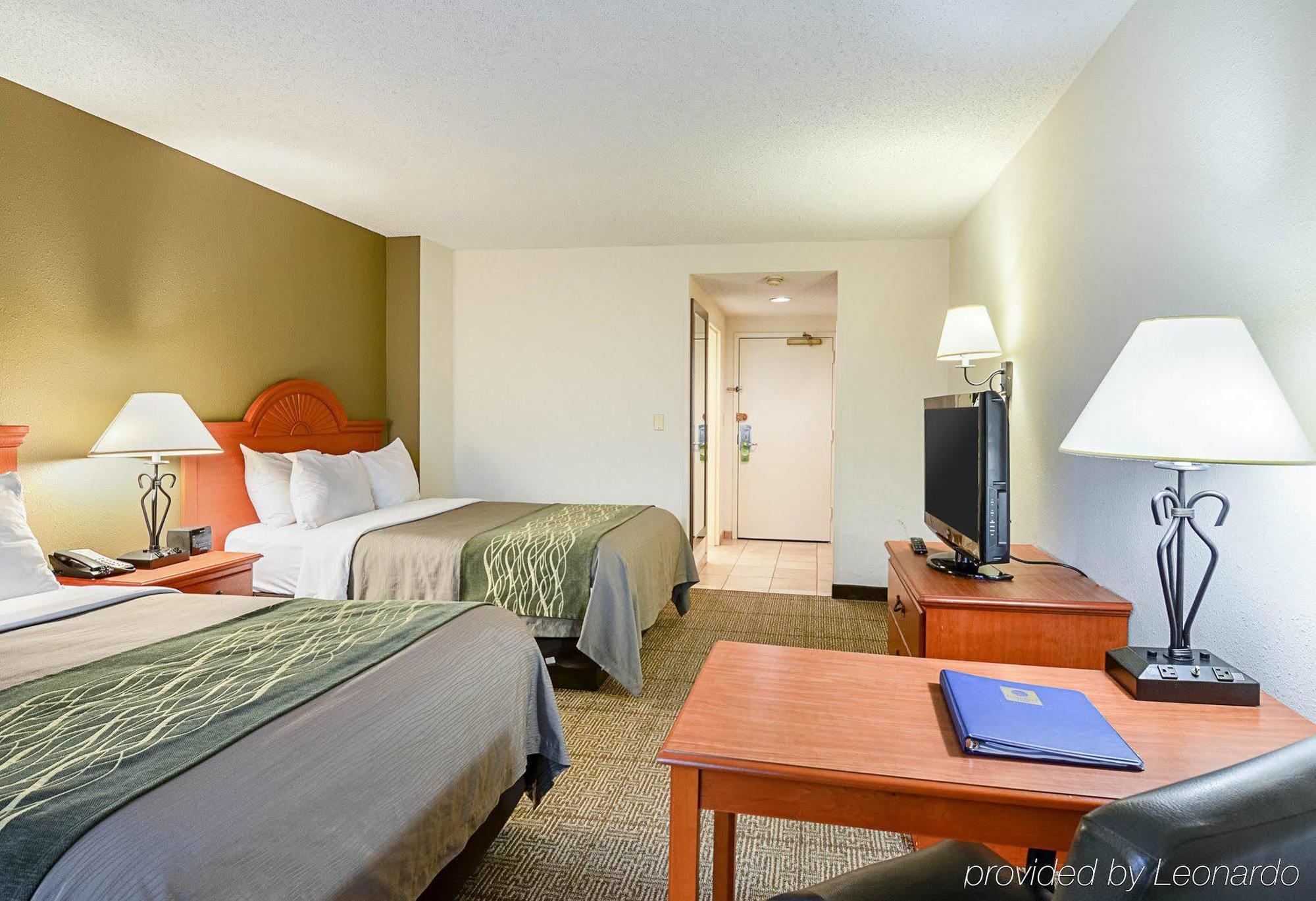 Fairfield Inn & Suites By Marriott Alexandria West/Mark Center Екстериор снимка