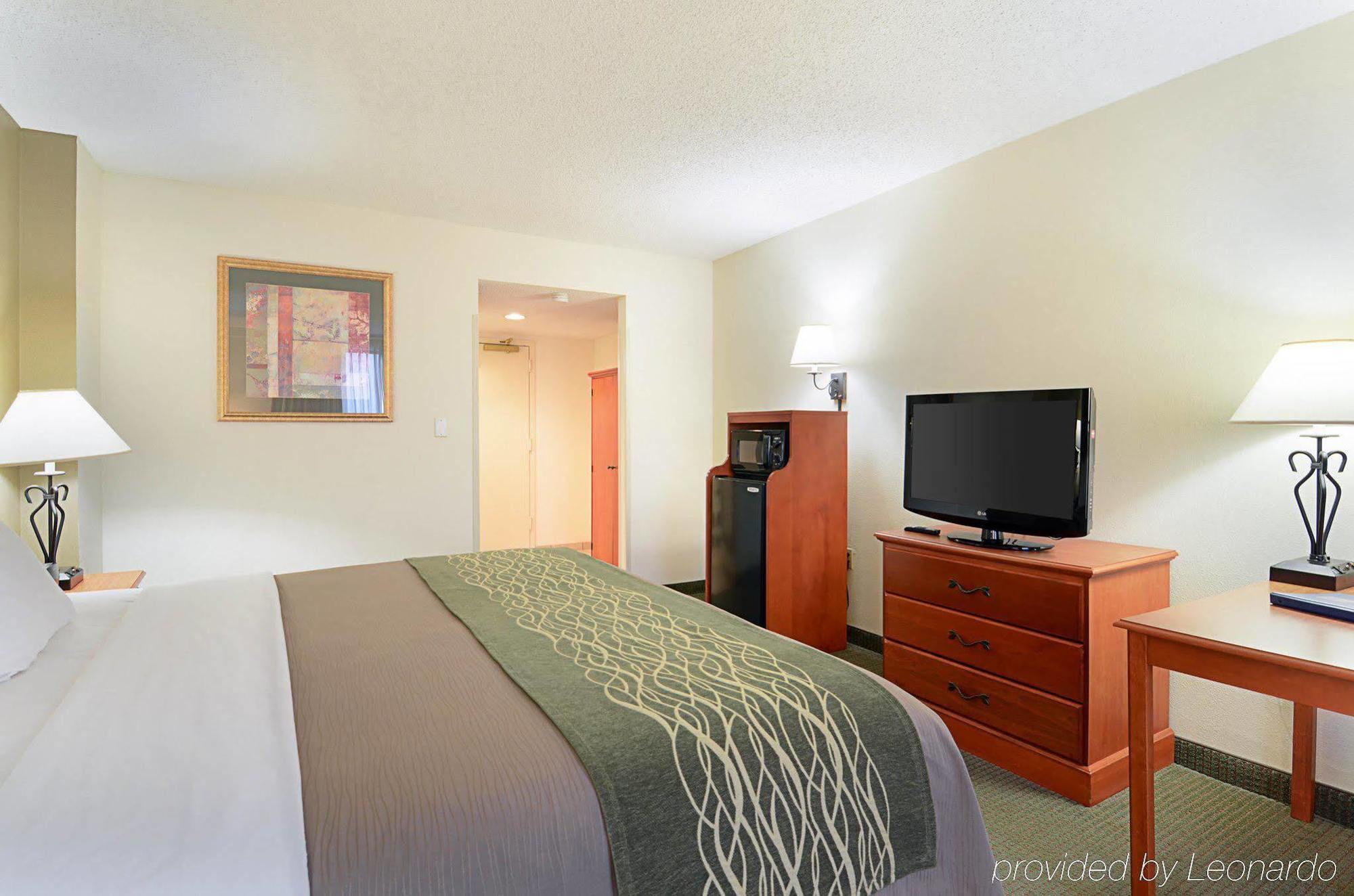 Fairfield Inn & Suites By Marriott Alexandria West/Mark Center Екстериор снимка