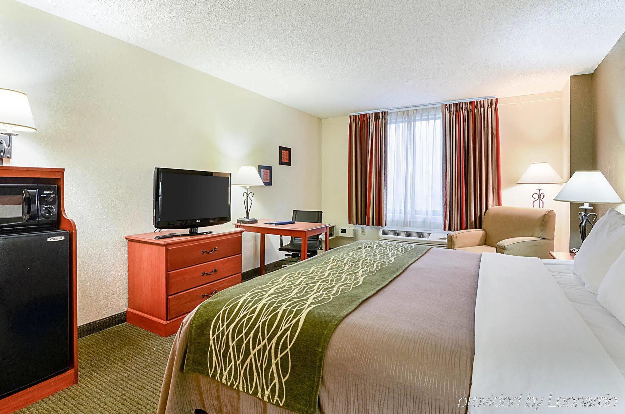 Fairfield Inn & Suites By Marriott Alexandria West/Mark Center Екстериор снимка