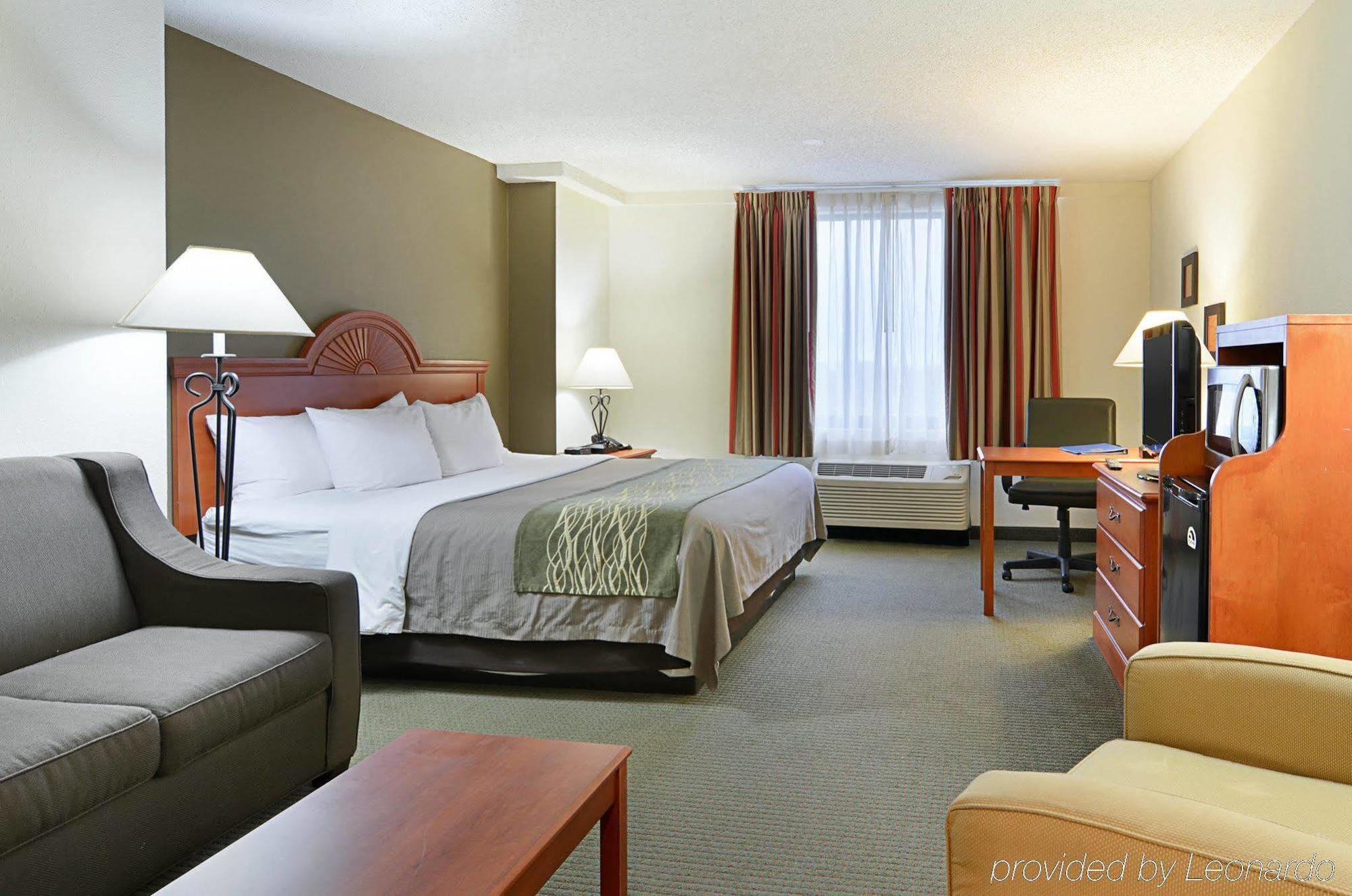 Fairfield Inn & Suites By Marriott Alexandria West/Mark Center Екстериор снимка