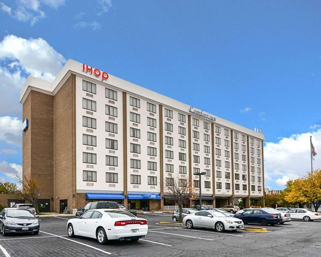 Fairfield Inn & Suites By Marriott Alexandria West/Mark Center Екстериор снимка