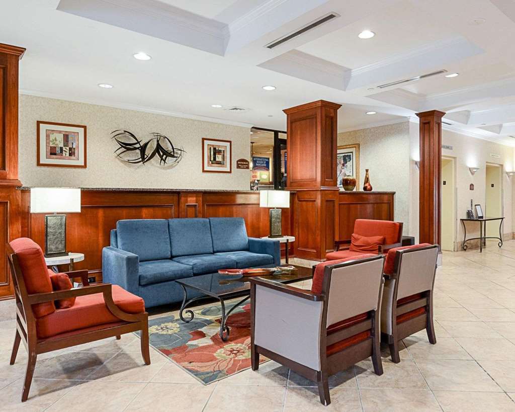Fairfield Inn & Suites By Marriott Alexandria West/Mark Center Екстериор снимка