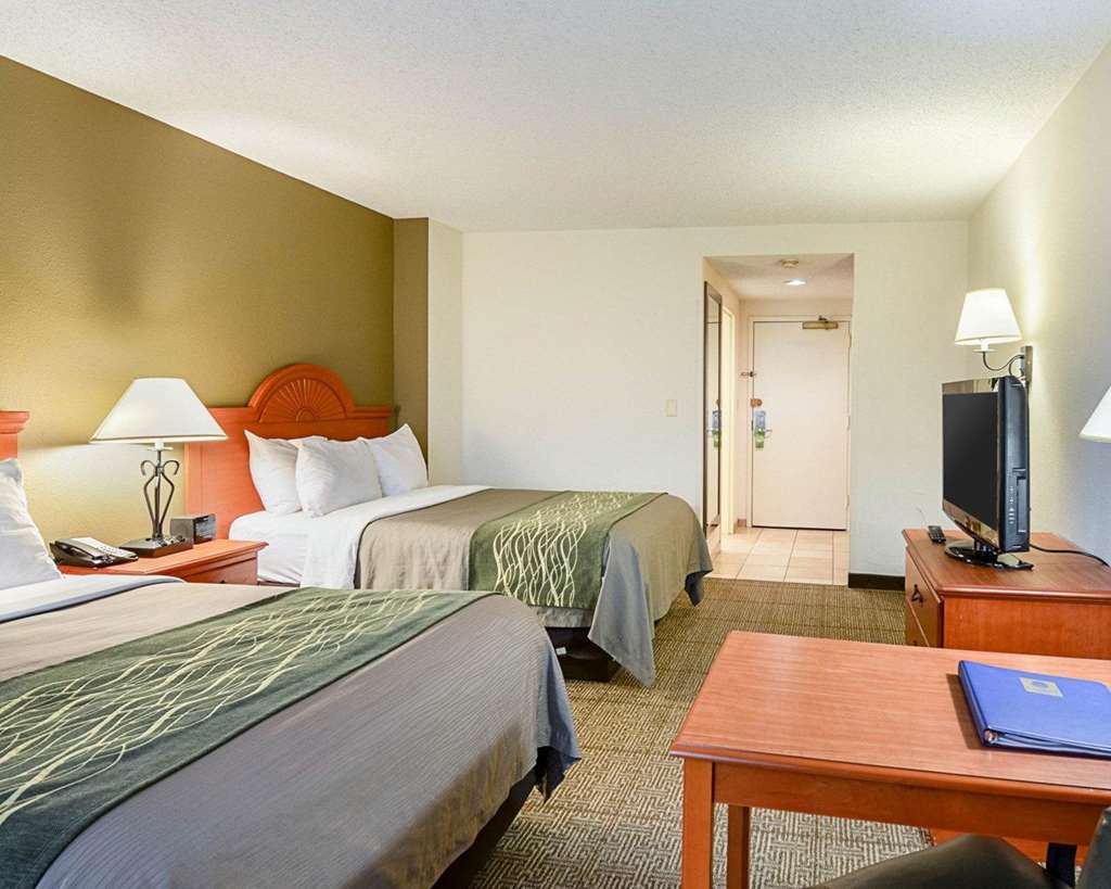 Fairfield Inn & Suites By Marriott Alexandria West/Mark Center Екстериор снимка