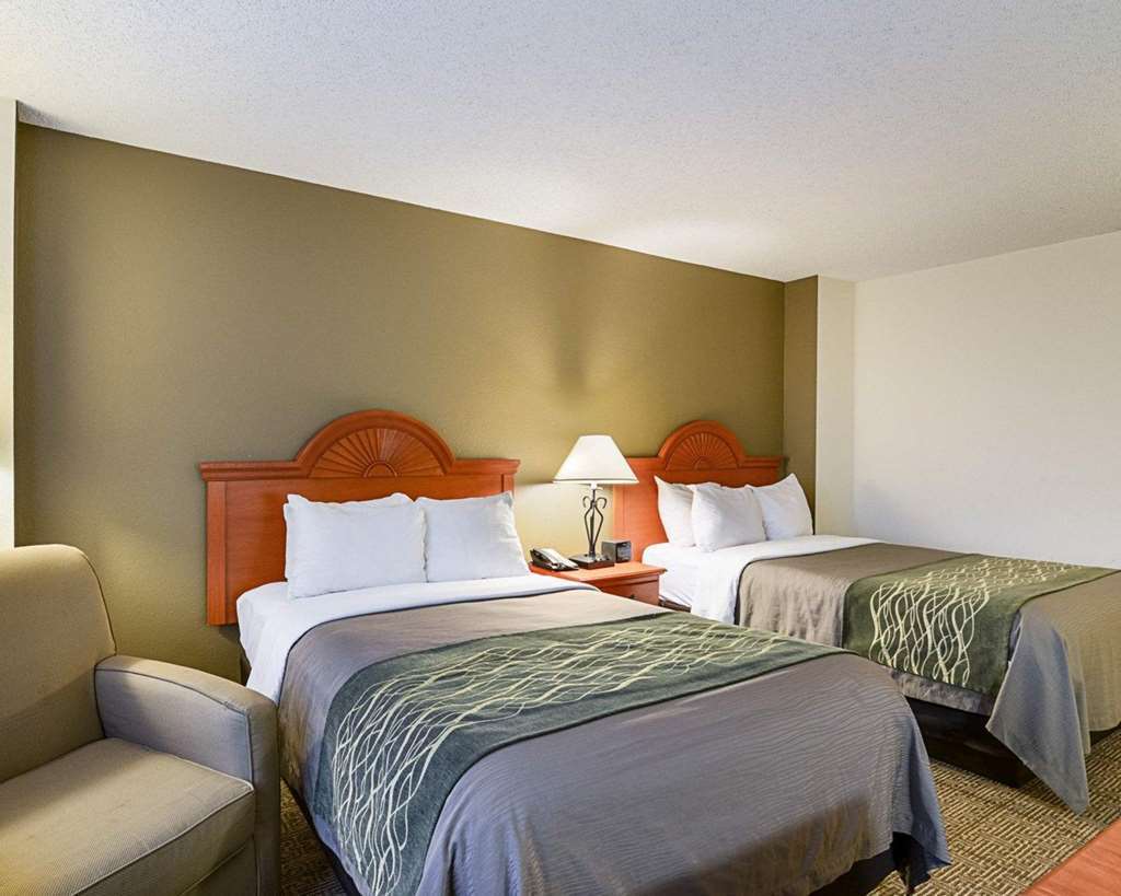 Fairfield Inn & Suites By Marriott Alexandria West/Mark Center Екстериор снимка