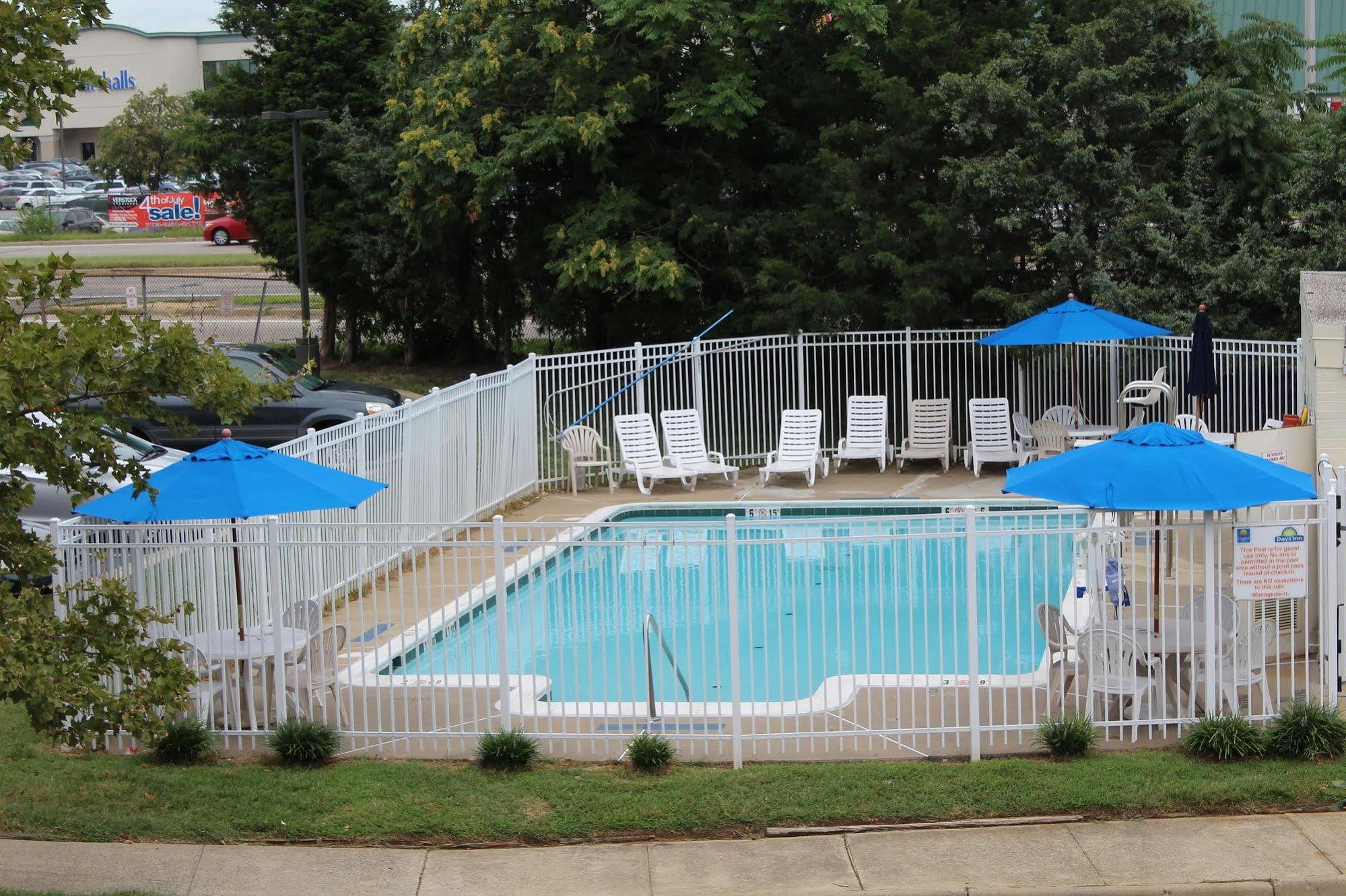 Fairfield Inn & Suites By Marriott Alexandria West/Mark Center Екстериор снимка